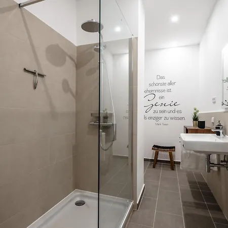 Goethe Palais Zauberlehrling 4p L Lift L Parkplatz I Zentrum I Helios *